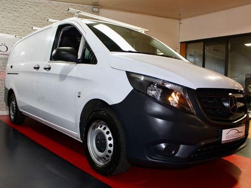 Arktikweiss Gebraucht 2018 Mercedes Vito Limousine | 23.500 € (Teuer) - Bild 1/4