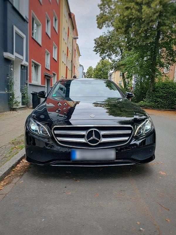 Gebraucht Mercedes E200 150 PS (110 kW) 2018 Schwarz Limousine