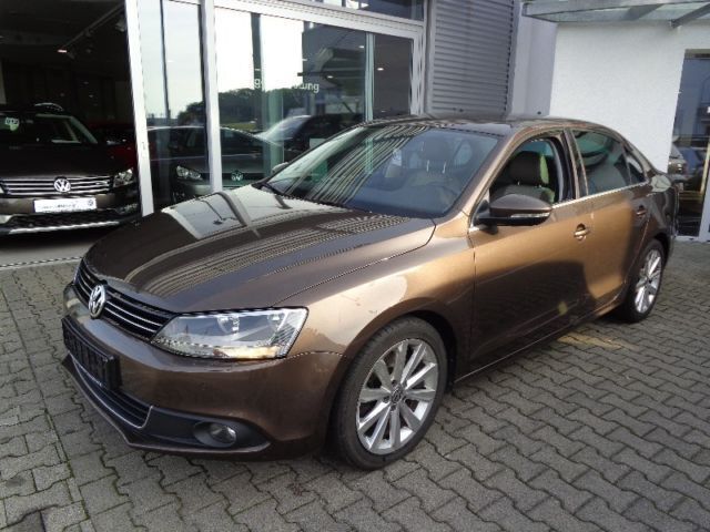 Brugt VW Jetta Highline 160 HK (117 kW) 2012 Brun Sedan