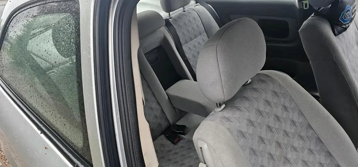 Usata Opel Astra 98 CV (72 kW) 2001 Grigio Berlina