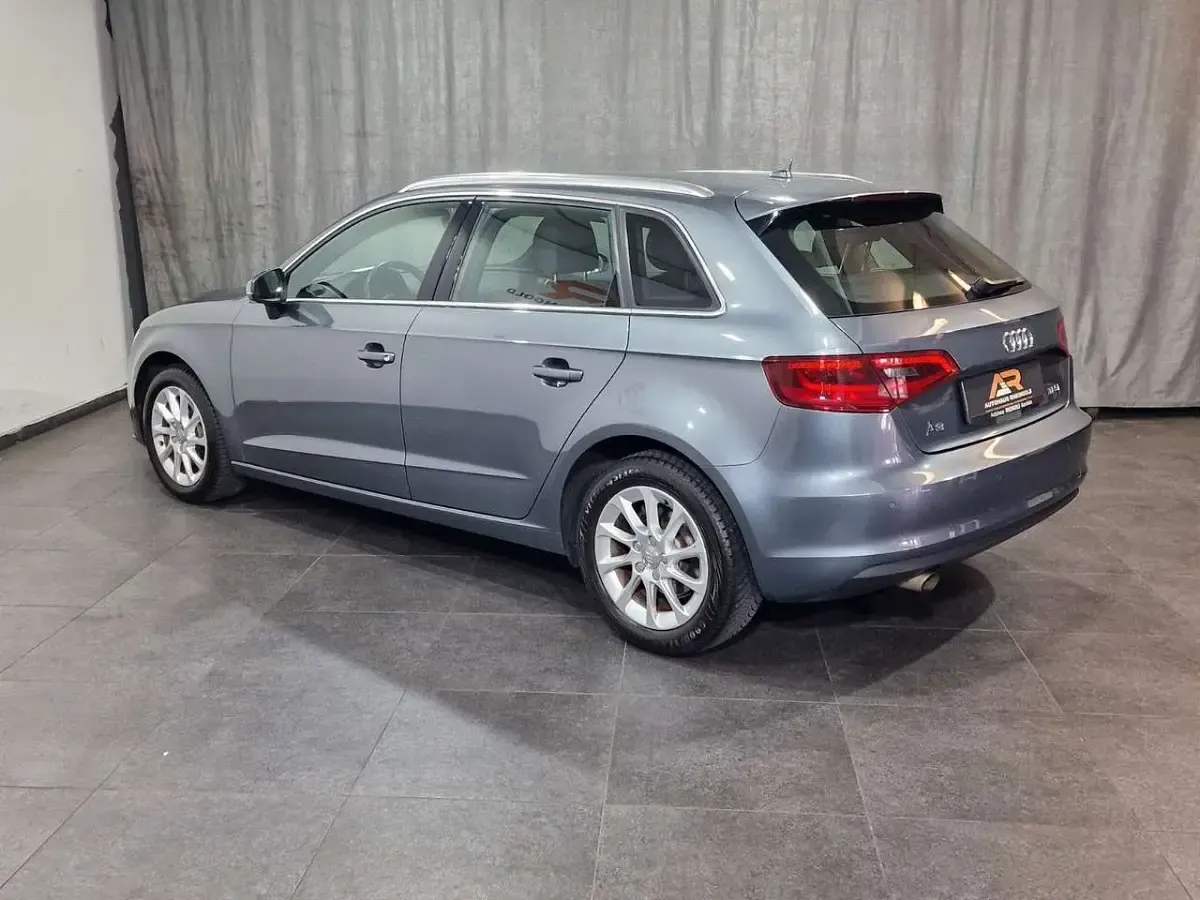 Gebraucht Audi A3 Sportback Attraction 110 PS (80 kW) 2016 Grau Kleinwagen