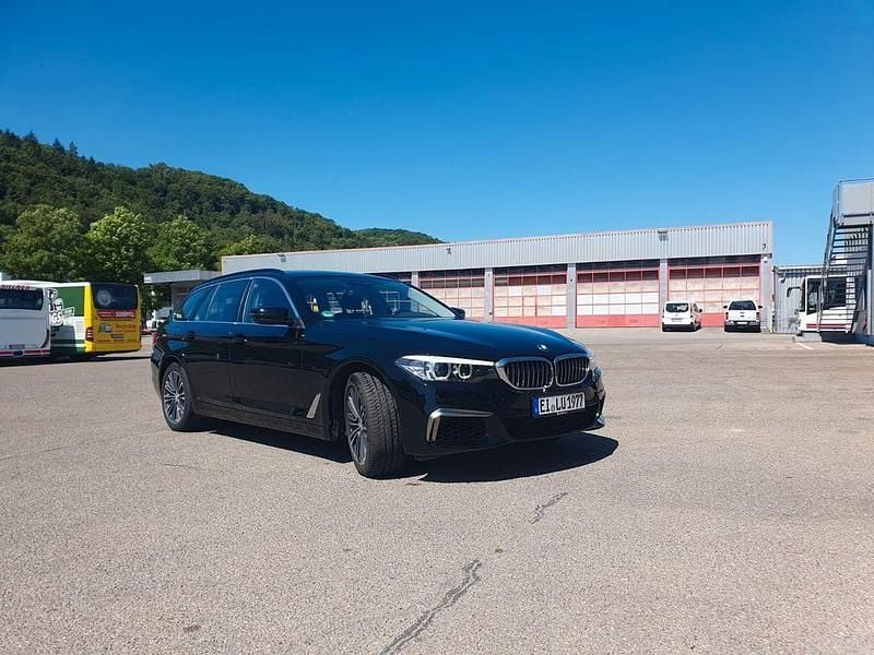Schwarz Gebraucht 2018 BMW 520 Kombi | 17.850 € (Superpreis) - Bild 1/4