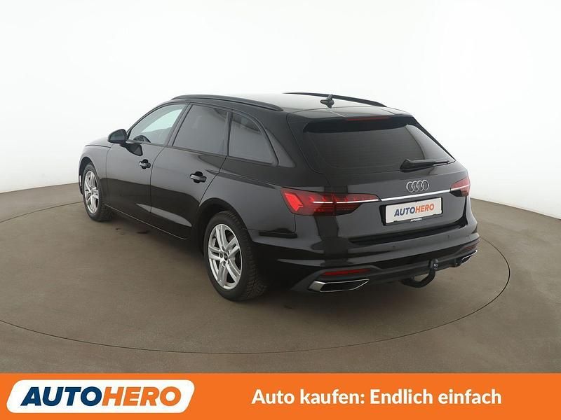 Gebraucht Audi A4 Business 163 PS (119 kW) 2022 Schwarz Kombi