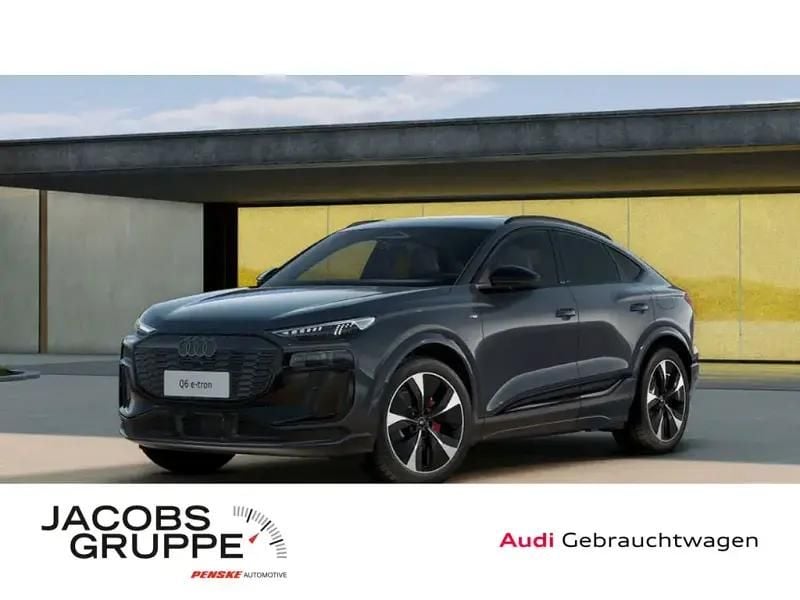 Grau Neu 2025 Audi Q6 Sportback e-tron Performance SUV | 78.959 € - Bild 1/4