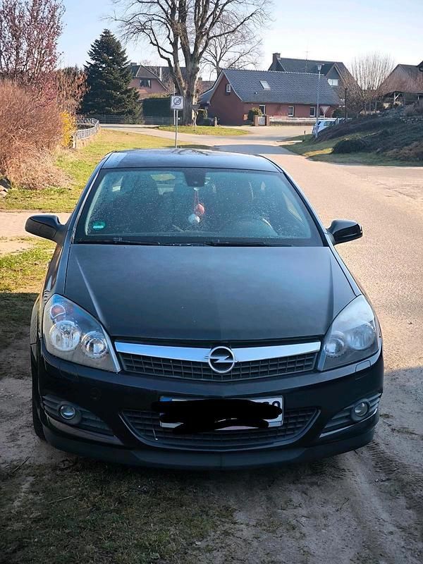 Gebraucht Opel Astra 115 PS (84 kW) 2008 Schwarz Kleinwagen