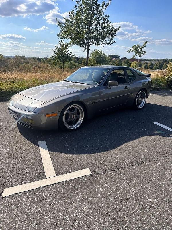 Grau Gebraucht 1988 Porsche 944 Turbo Coupé | 29.790 € - Bild 1/4