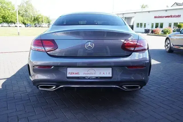 Gebraucht Mercedes C300e AMG line 258 PS (189 kW) 2019 Selenitgrau met Coupé
