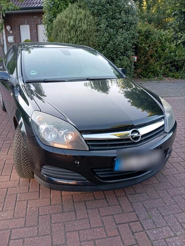 Schwarz Gebraucht 2005 Opel Astra GTC Coupé | 2.100 € (Fairer Preis) - Bild 1/4