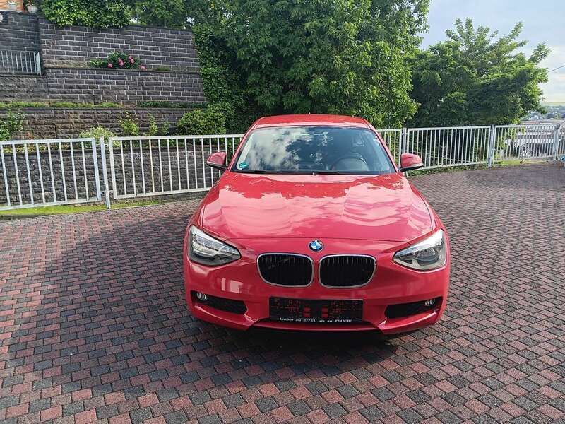 Rot Gebraucht 2015 BMW 114 Kleinwagen | 5.850 € (Guter Preis) - Bild 1/4