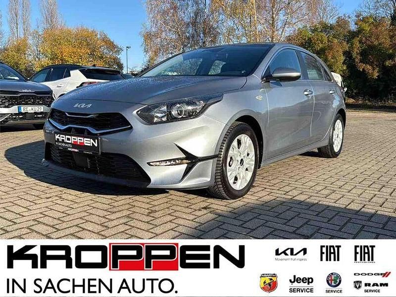 Gebraucht Kia Ceed Vision 140 PS (102 kW) 2025 Lunarsilber met. Kleinwagen