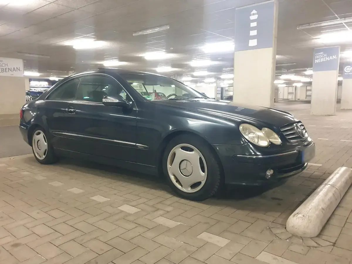 Gebraucht Mercedes CLK320 224 PS (164 kW) 2004 Blau Coupé