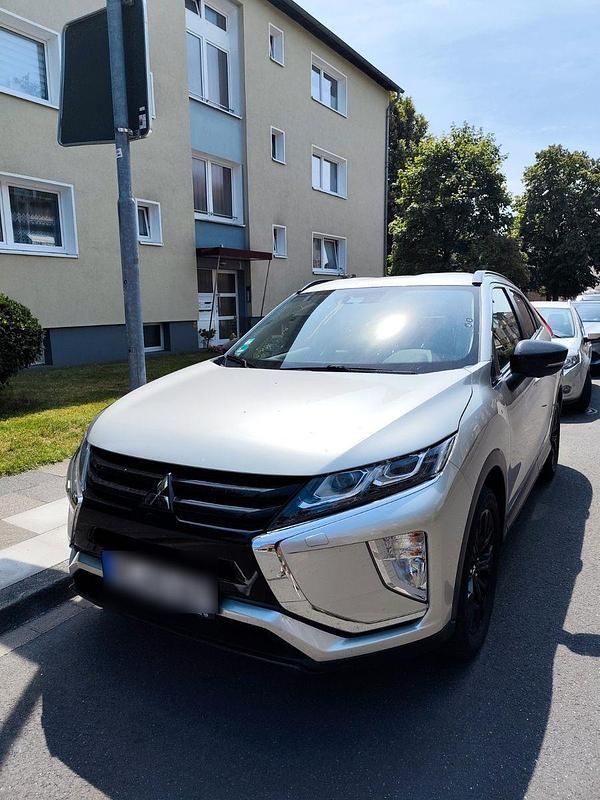 Silber Gebraucht 2019 Mitsubishi Eclipse Cross SUV | 20.600 € (Fairer Preis) - Bild 1/4