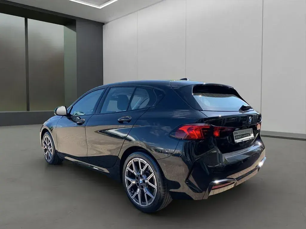 Gebraucht BMW 116 Performance 122 PS (89 kW) 2025 Schwarz Kleinwagen