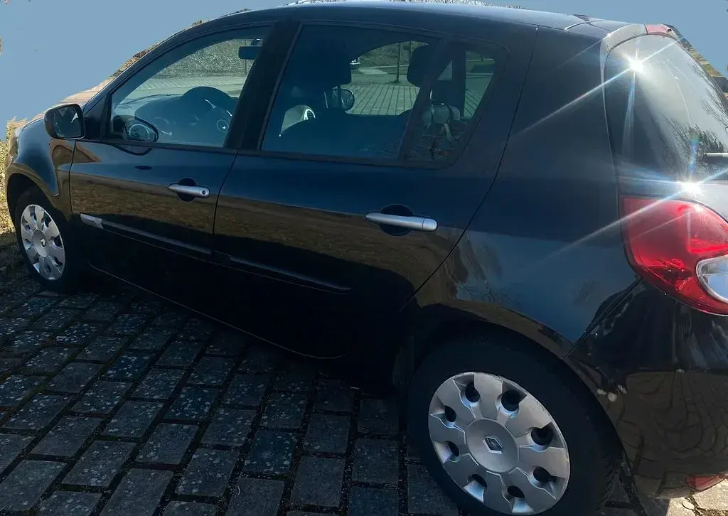 Gebraucht Renault Clio II Expression 75 PS (55 kW) 2011 Schwarz Limousine