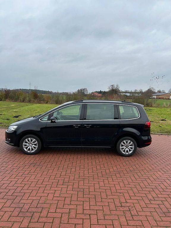 Gebraucht VW Sharan Comfortline 184 PS (135 kW) 2018 Schwarz Van / Kleinbus
