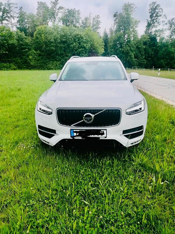 Weiß Gebraucht 2018 Volvo XC90 SUV | 28.900 € (Fairer Preis) - Bild 1/4