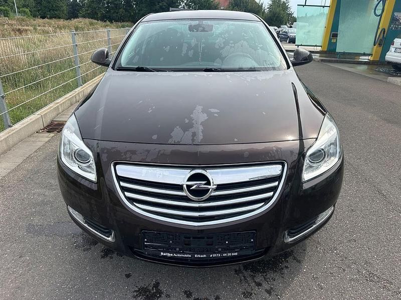 Braun Gebraucht 2012 Opel Insignia Limousine | 4.250 € (Superpreis) - Bild 1/4