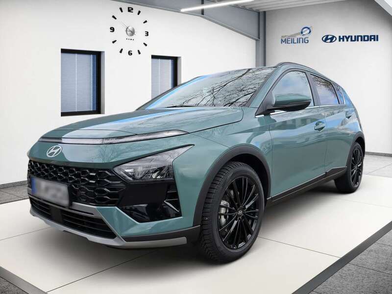 Mangrove green Gebraucht 2024 Hyundai Bayon Prime SUV | 20.850 € (Fairer Preis) - Bild 1/4