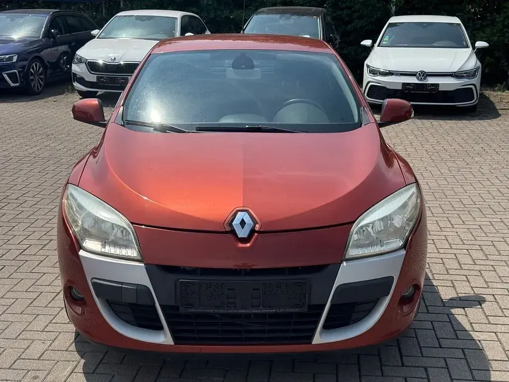 Gebraucht Renault Mégane Coupé Dynamique 110 PS (80 kW) 2010 Orange Coupé