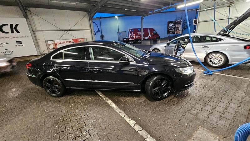 Second-hand VW CC 170 CP (125 kW) 2012 Negru Berlinǎ