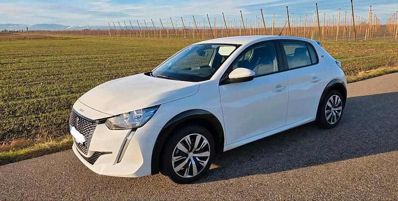 Weiß Gebraucht 2021 Peugeot e-208 GT Kleinwagen | 14.000 € (Superpreis) - Bild 1/4