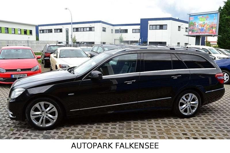 Gebraucht Mercedes E200 Avantgarde 136 PS (100 kW) 2012 Schwarz Kombi