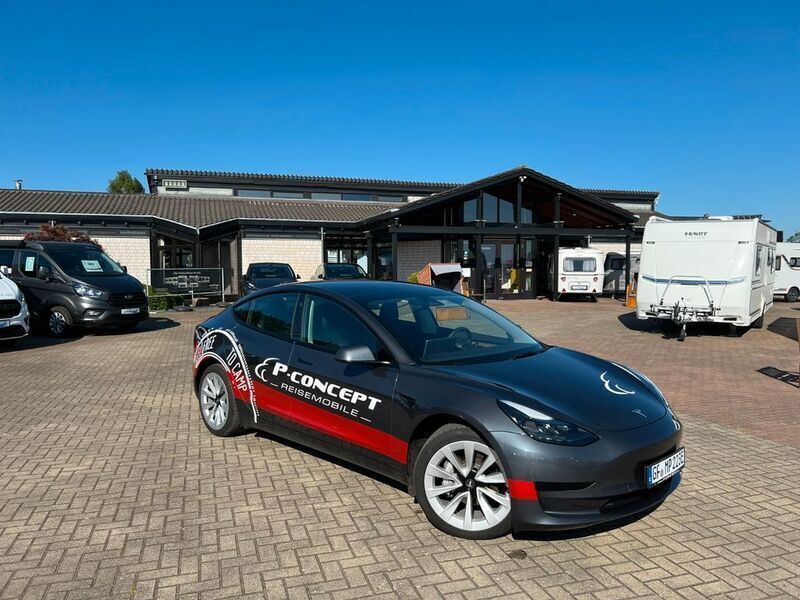 Silber Gebraucht 2022 Tesla Model 3 Limousine | 32.990 € (Etwas zu teuer) - Bild 1/4