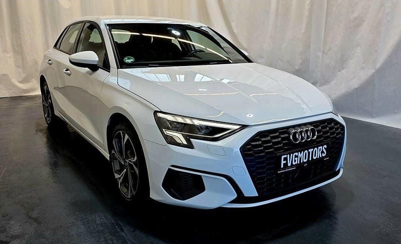 Gebraucht Audi A3 Sportback e-tron Basis 150 PS (110 kW) 2022 Weiß Kleinwagen