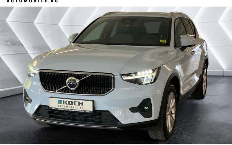 Blau Gebraucht 2024 Volvo XC40 Core SUV | 35.890 € (Fairer Preis) - Bild 1/4