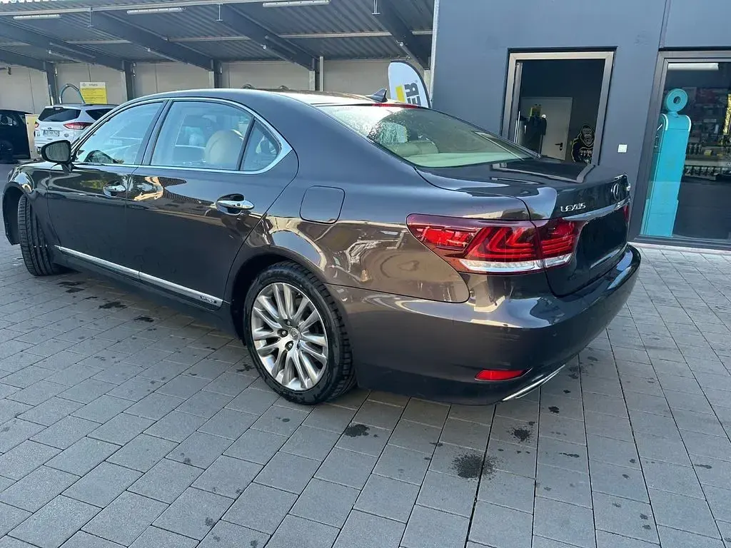 Gebraucht Lexus LS600h L 445 PS (327 kW) 2013 Braun Limousine