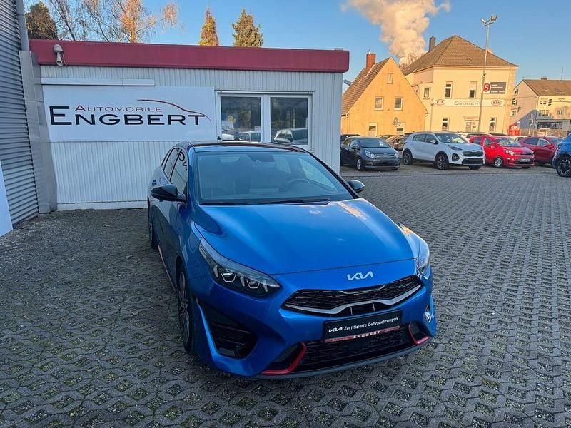 Blau Gebraucht 2023 Kia ProCeed GT GT Kleinwagen | 28.490 € (Fairer Preis) - Bild 1/4