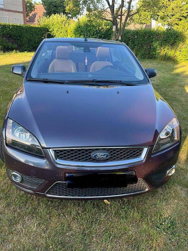 Violet Gebraucht 2007 Ford Focus Cabriolet Cabrio | 3.500 € (Etwas zu teuer) - Bild 1/4