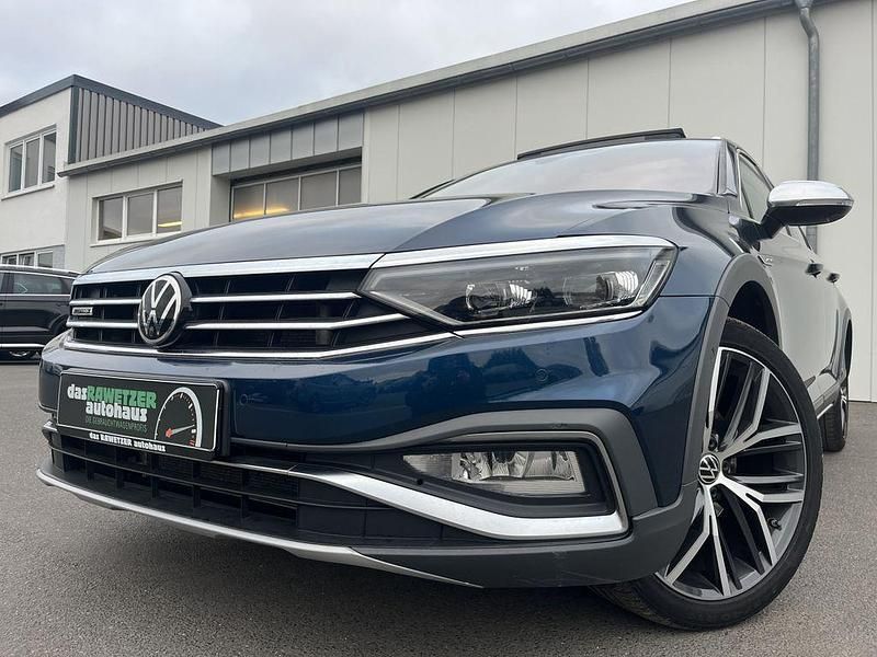 Blau Gebraucht 2021 VW Passat Alltrack Kombi | 29.860 € (Fairer Preis) - Bild 1/4
