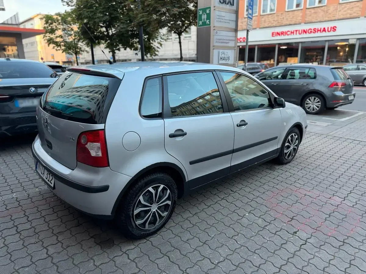 Gebraucht VW Polo 64 PS (47 kW) 2004 Grau Kleinwagen