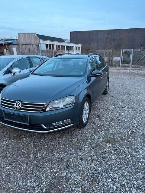Gebraucht VW Passat Comfortline 160 PS (117 kW) 2011 Grau Kombi