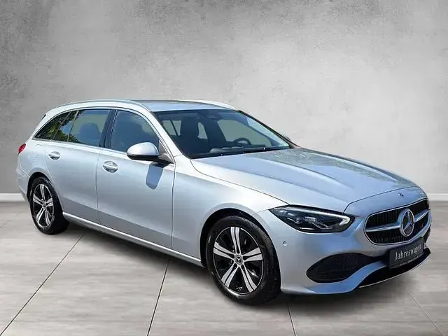 Gebraucht Mercedes C220 Avantgarde 197 PS (144 kW) 2025 Kombi