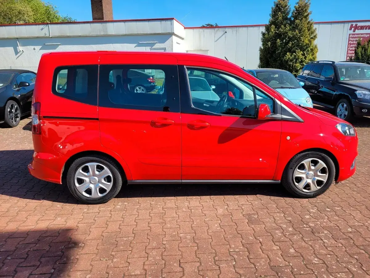 Gebraucht Ford Tourneo Trend 101 PS (74 kW) 2020 Rot Van / Kleinbus