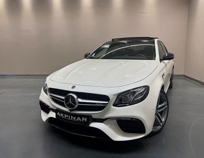 Weiß Gebraucht 2019 Mercedes E63 AMG AMG Limousine | 72.800 € - Bild 1/4