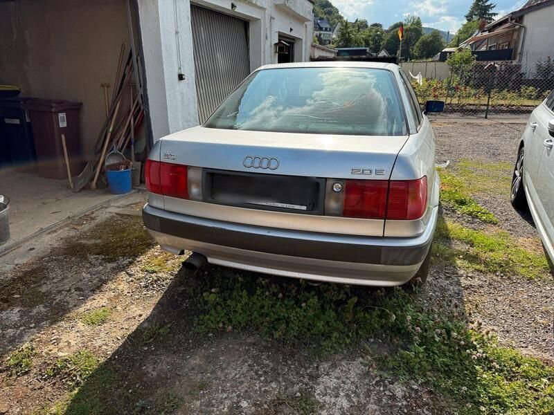 Silber Gebraucht 1993 Audi 80 Limousine | 1.900 € - Bild 1/4