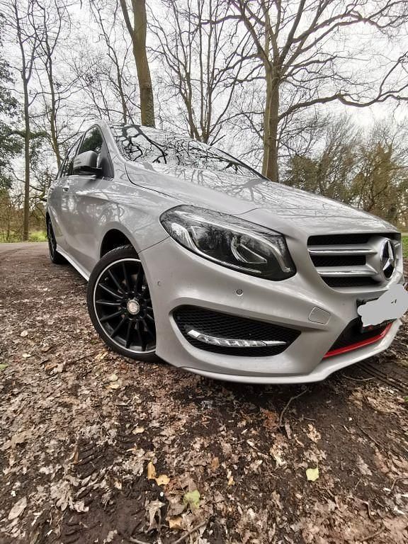 Silber Gebraucht 2016 Mercedes B250 AMG Van / Kleinbus | 19.300 € (Fairer Preis) - Bild 1/4