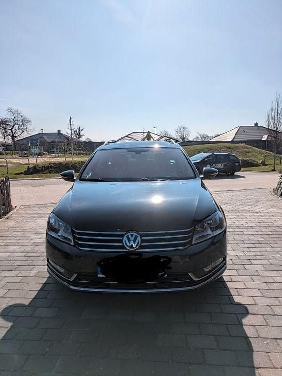 Gebraucht VW Passat Highline 177 PS (130 kW) 2013 Schwarz Kombi