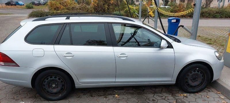 Gebraucht VW Golf VI Comfortline 105 PS (77 kW) 2010 Silber Kleinwagen
