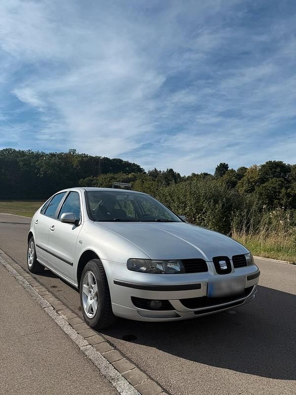 Gebraucht 2003 Seat Leon Kleinwagen | 2.200 € (Etwas zu teuer) - Bild 1/4