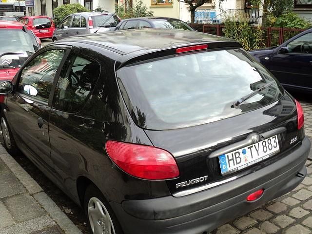Gebraucht Peugeot 206 60 PS (44 kW) 1999 Schwarz metallic Limousine