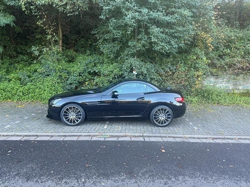 Gebraucht Mercedes SLC300 AMG 245 PS (180 kW) 2019 Schwarz Cabrio