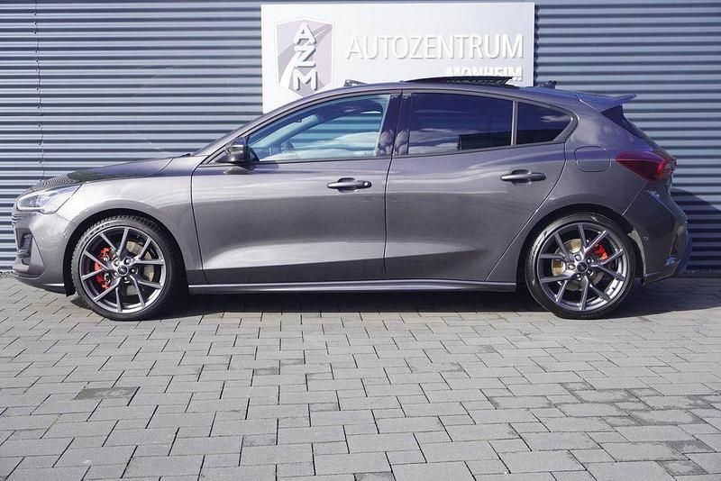 Gebraucht Ford Focus ST 280 PS (205 kW) 2023 Magneticgrau metallic Limousine