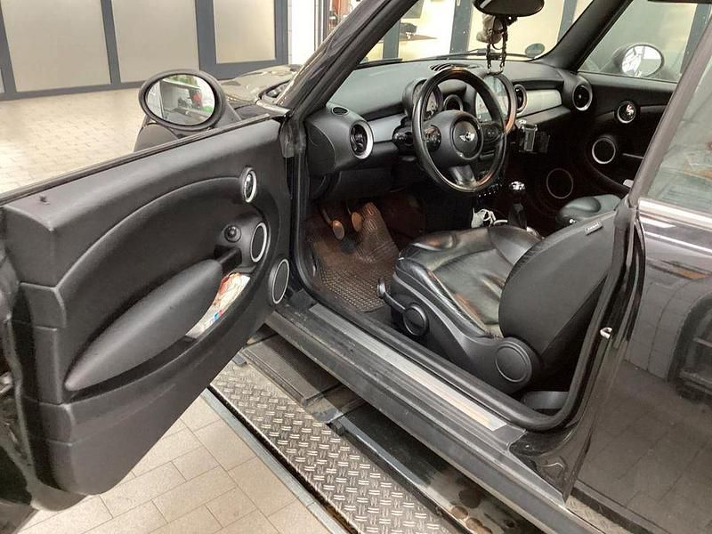 Gebraucht Mini One Cabriolet 98 PS (72 kW) 2011 Schwarz Cabrio