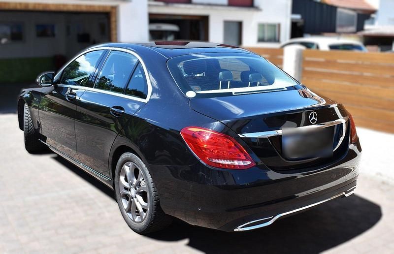 Second-hand Mercedes C180 156 CP (114 kW) 2017 Negru Berlinǎ
