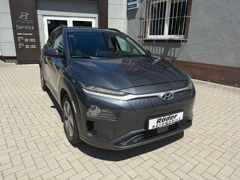 Dark knight / mic Gebraucht 2019 Hyundai Kona Premium SUV | 17.650 € (Superpreis) - Bild 1/4