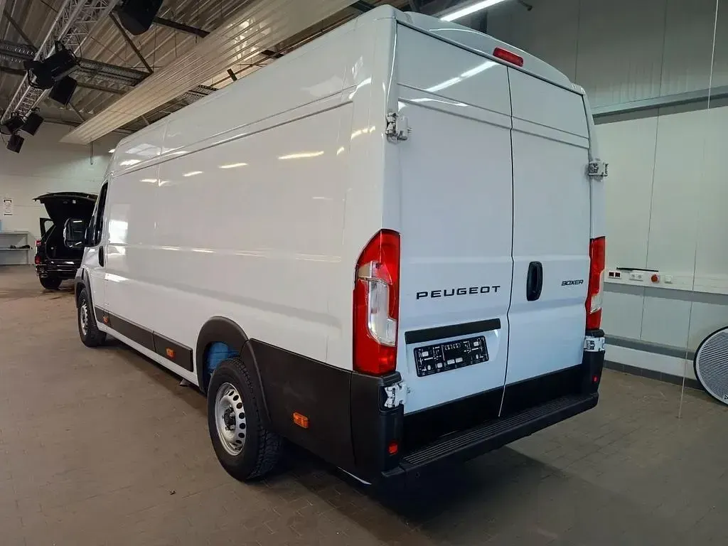 Gebraucht Peugeot Boxer 179 PS (131 kW) 2025 Weiß Van